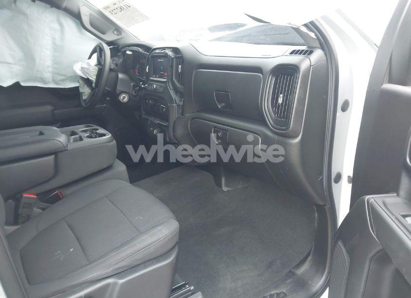 Photo 5 of 2020 Chevrolet Silverado 1500 4WD SHORT BED CUSTOM (VIN 1GCPYBEH7LZ299990)