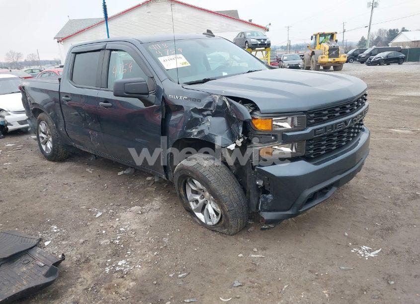 2020 Chevrolet Silverado 1500 4WD SHORT BED CUSTOM (VIN 1GCPYBEHXLZ299126) main photo