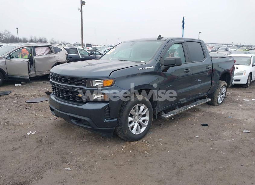 Photo 2 of 2020 Chevrolet Silverado 1500 4WD SHORT BED CUSTOM (VIN 1GCPYBEHXLZ299126)