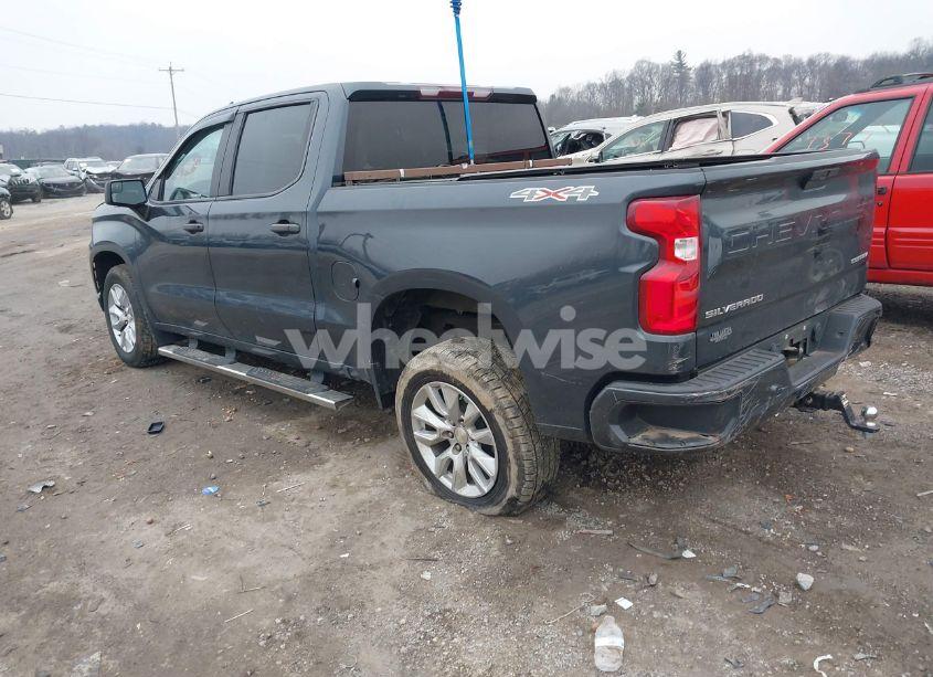 Photo 3 of 2020 Chevrolet Silverado 1500 4WD SHORT BED CUSTOM (VIN 1GCPYBEHXLZ299126)