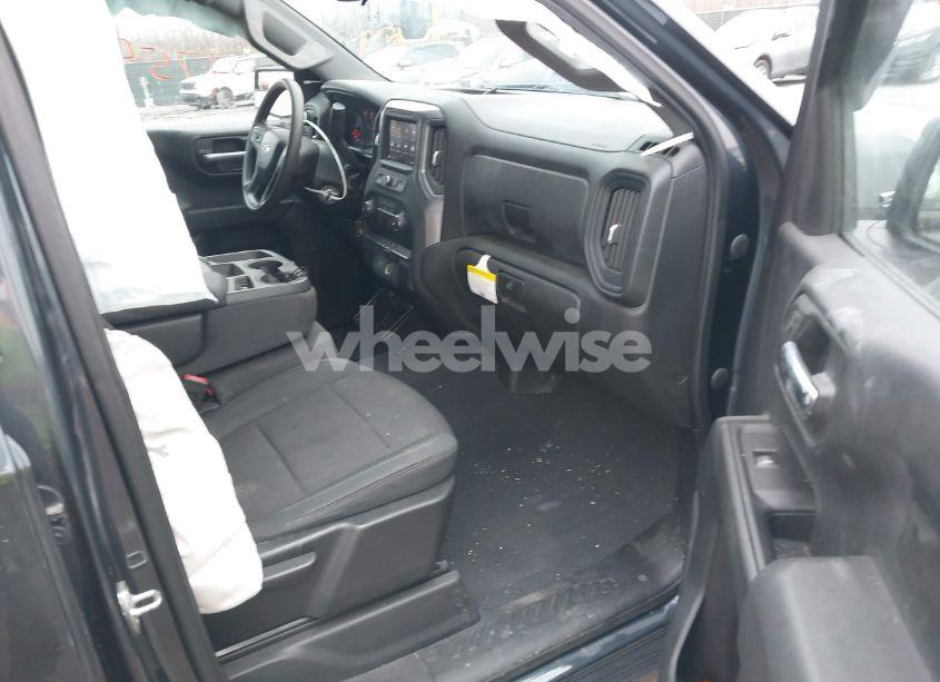 Photo 5 of 2020 Chevrolet Silverado 1500 4WD SHORT BED CUSTOM (VIN 1GCPYBEHXLZ299126)