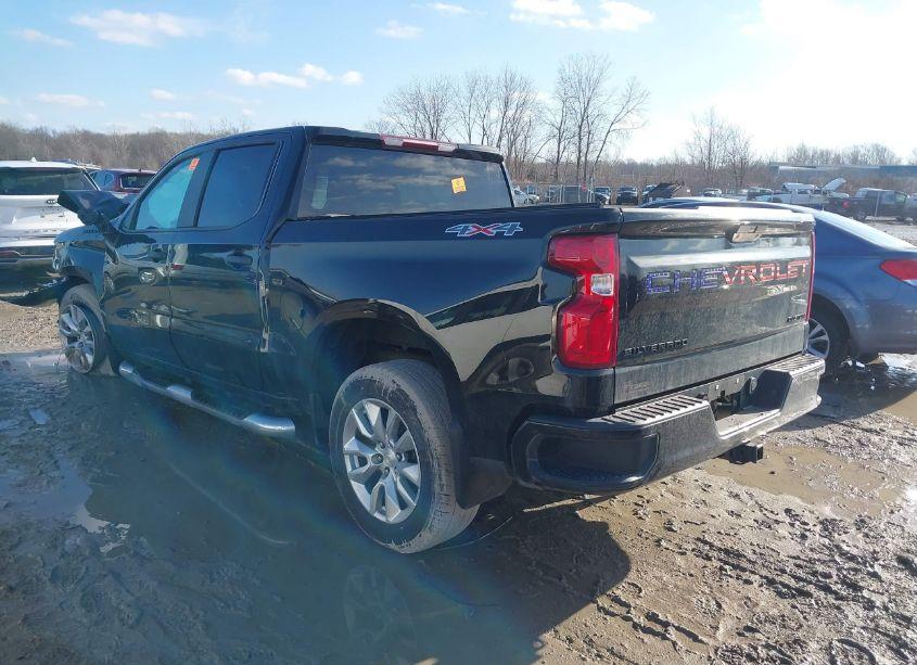 Photo 3 of 2022 Chevrolet Silverado 1500 LTD (VIN 1GCPYBEK0NZ128884)