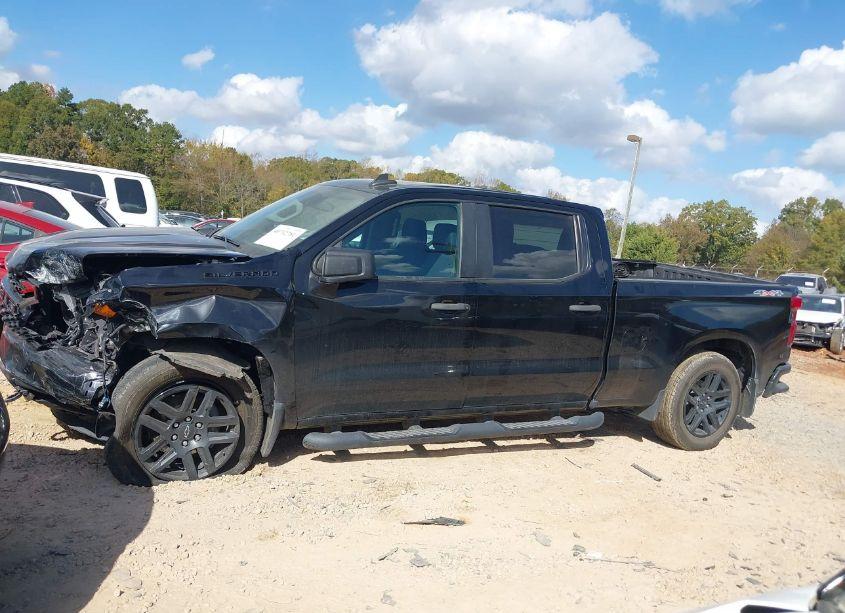 Photo 15 of 2021 Chevrolet Silverado 1500 4WD SHORT BED CUSTOM/4WD STANDARD BED CUSTOM (VIN 1GCPYBEK1MZ257179)