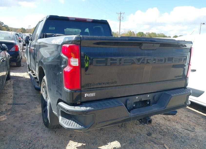 Photo 3 of 2021 Chevrolet Silverado 1500 4WD SHORT BED CUSTOM/4WD STANDARD BED CUSTOM (VIN 1GCPYBEK1MZ257179)