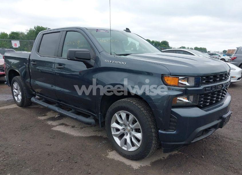 2021 Chevrolet Silverado 1500 4WD SHORT BED CUSTOM (VIN 1GCPYBEK1MZ348369) main photo