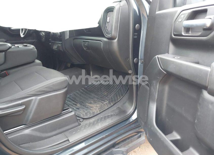 Photo 5 of 2021 Chevrolet Silverado 1500 4WD SHORT BED CUSTOM (VIN 1GCPYBEK1MZ361509)