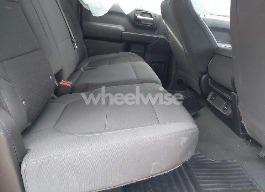 Photo 8 of 2021 Chevrolet Silverado 1500 4WD SHORT BED CUSTOM (VIN 1GCPYBEK1MZ361509)