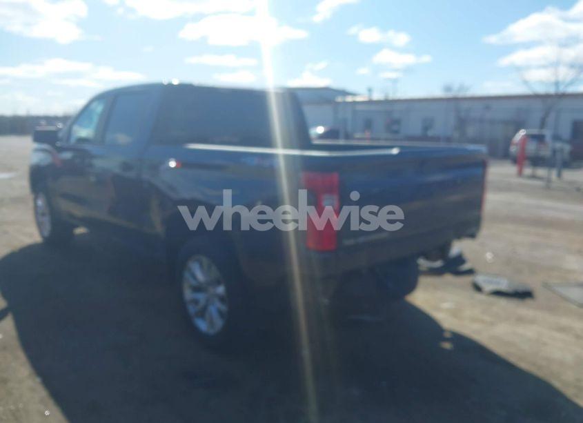 Photo 3 of 2021 Chevrolet Silverado 1500 (VIN 1GCPYBEK3MZ200028)