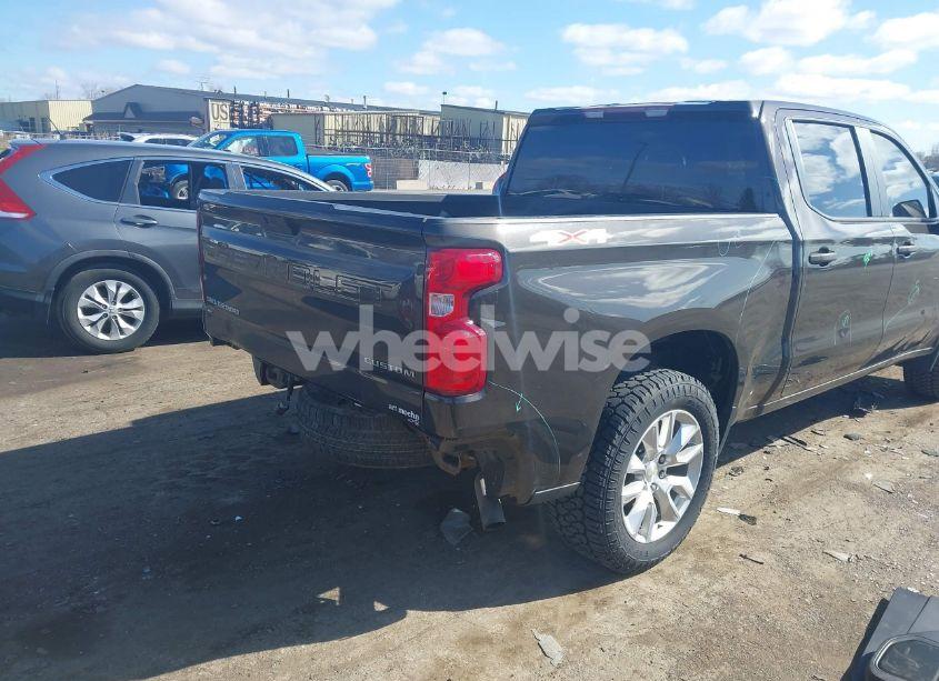 Photo 4 of 2021 Chevrolet Silverado 1500 (VIN 1GCPYBEK3MZ200028)