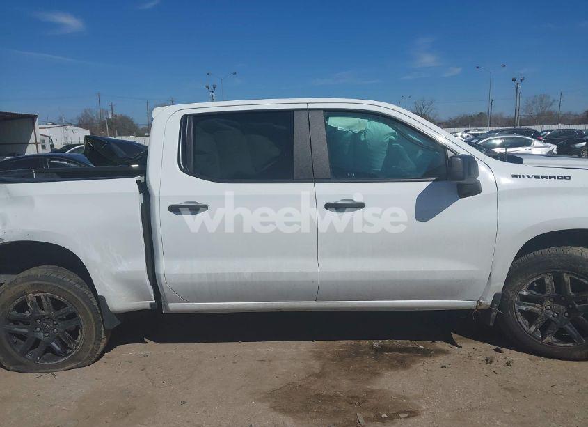 Photo 12 of 2021 Chevrolet Silverado 1500 4WD SHORT BED CUSTOM (VIN 1GCPYBEK4MZ261632)