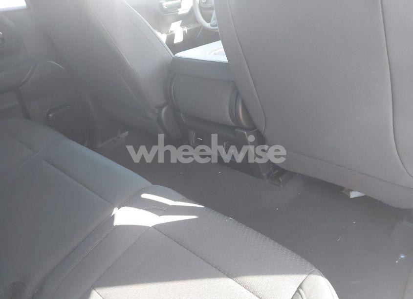 Photo 8 of 2021 Chevrolet Silverado 1500 4WD SHORT BED CUSTOM (VIN 1GCPYBEK4MZ261632)