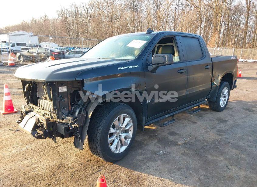 Photo 2 of 2022 Chevrolet Silverado 1500 LTD 4WD SHORT BED CUSTOM (VIN 1GCPYBEK4NZ153285)
