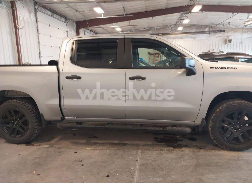 Photo 14 of 2021 Chevrolet Silverado 1500 4WD SHORT BED CUSTOM (VIN 1GCPYBEK5MZ244645)