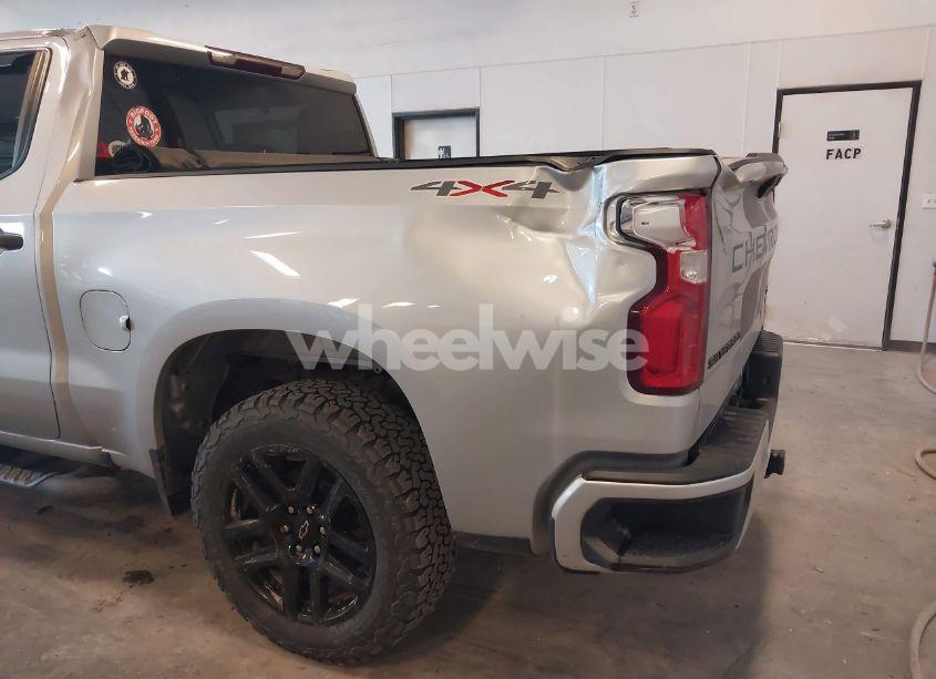 Photo 18 of 2021 Chevrolet Silverado 1500 4WD SHORT BED CUSTOM (VIN 1GCPYBEK5MZ244645)