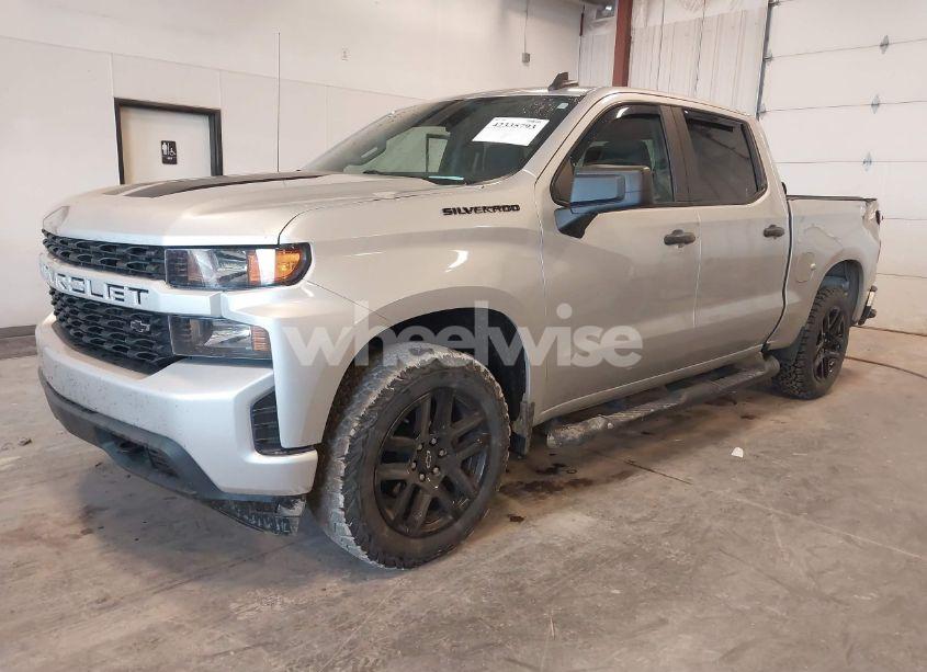 Photo 2 of 2021 Chevrolet Silverado 1500 4WD SHORT BED CUSTOM (VIN 1GCPYBEK5MZ244645)