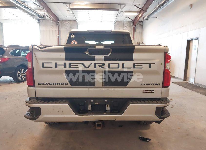Photo 6 of 2021 Chevrolet Silverado 1500 4WD SHORT BED CUSTOM (VIN 1GCPYBEK5MZ244645)