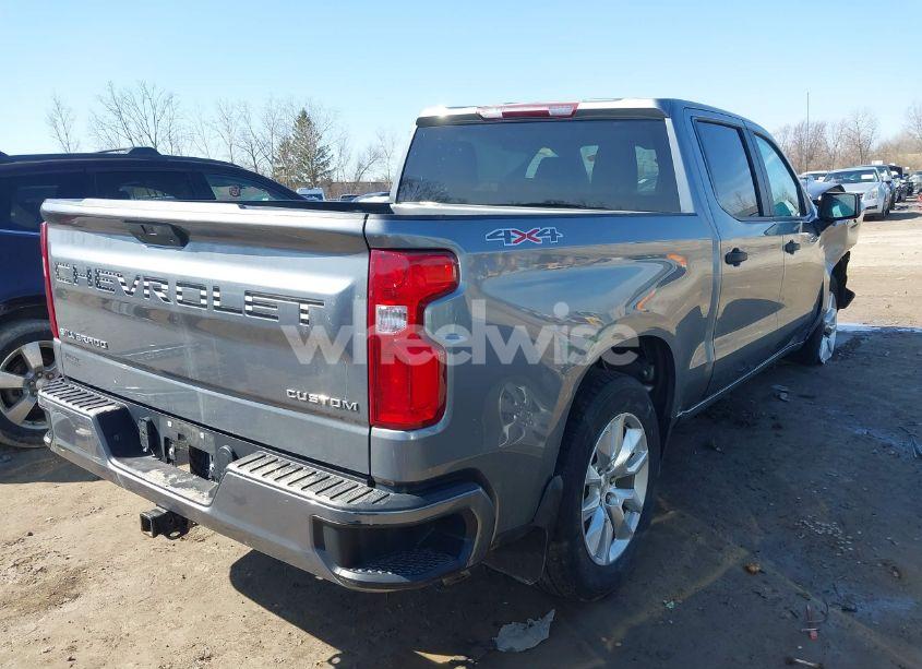Photo 4 of 2021 Chevrolet Silverado 1500 4WD SHORT BED CUSTOM (VIN 1GCPYBEK8MZ200350)