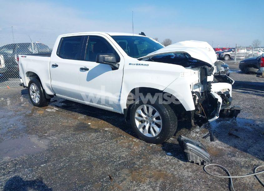 2020 Chevrolet Silverado 1500 4WD SHORT BED CUSTOM (VIN 1GCPYBEK9LZ192368) main photo