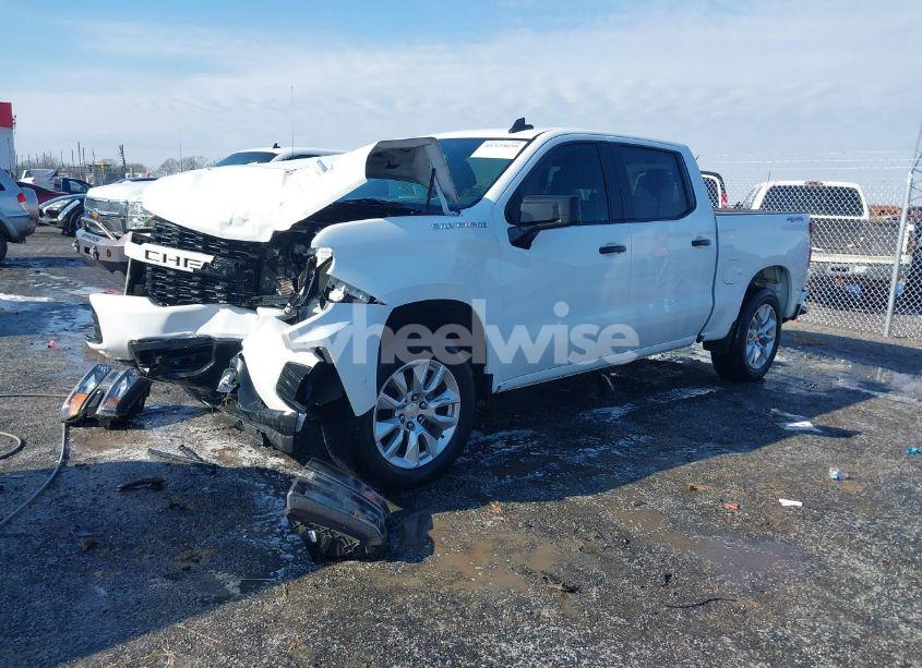 Photo 2 of 2020 Chevrolet Silverado 1500 4WD SHORT BED CUSTOM (VIN 1GCPYBEK9LZ192368)