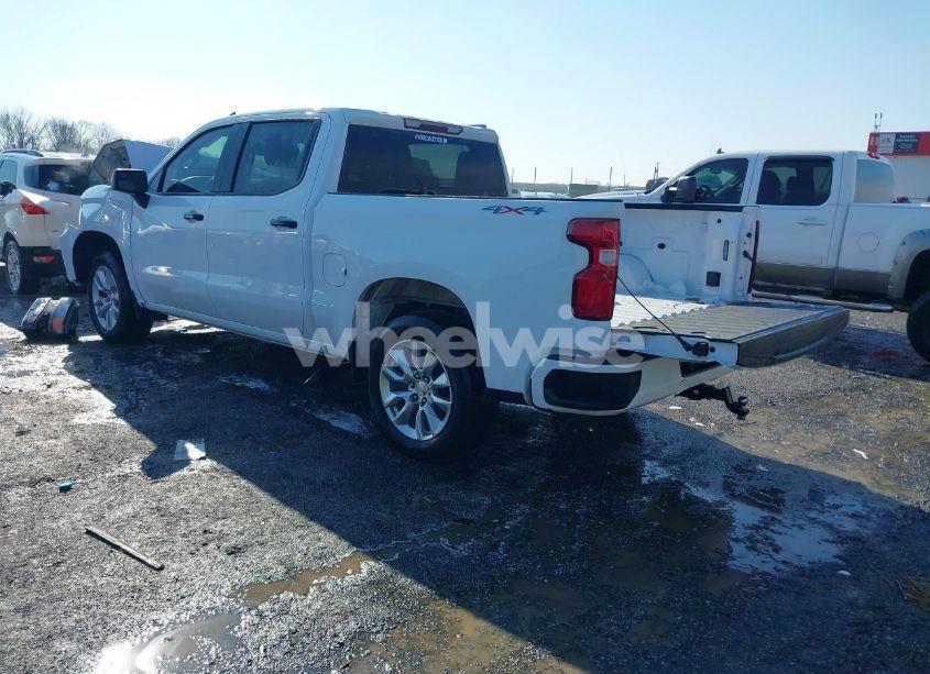 Photo 3 of 2020 Chevrolet Silverado 1500 4WD SHORT BED CUSTOM (VIN 1GCPYBEK9LZ192368)