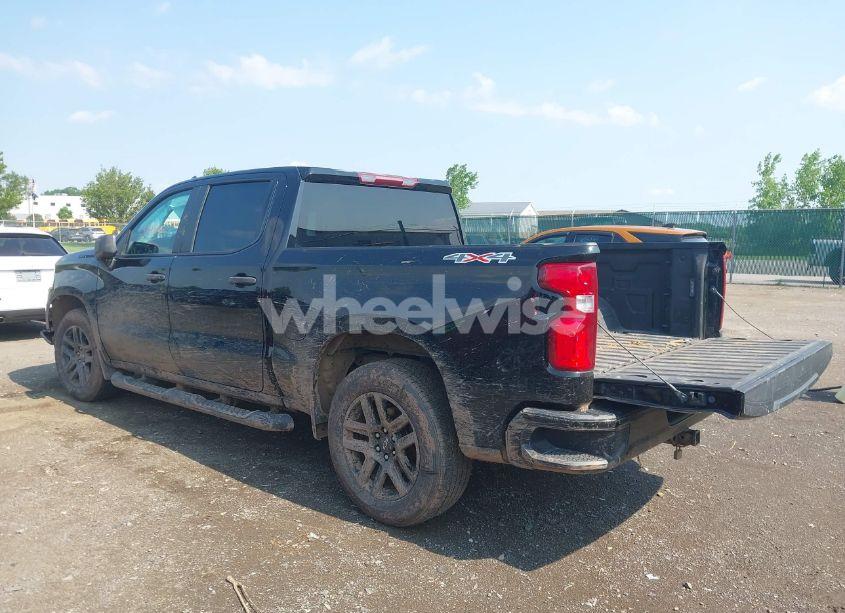 Photo 3 of 2022 Chevrolet Silverado 1500 LTD 4WD SHORT BED CUSTOM (VIN 1GCPYBEKXNZ128097)