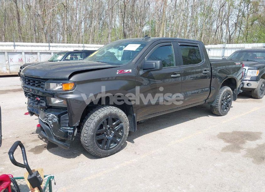 Photo 2 of 2021 Chevrolet Silverado 1500 4WD SHORT BED CUSTOM TRAIL BOSS (VIN 1GCPYCEF1MZ271205)