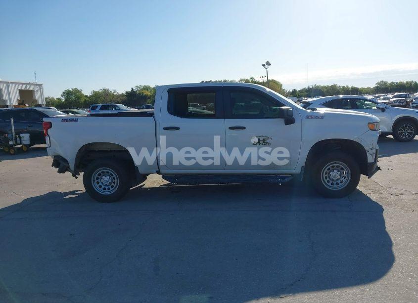 Photo 13 of 2019 Chevrolet Silverado 1500 CUSTOM TRAIL BOSS (VIN 1GCPYCEF3KZ428391)