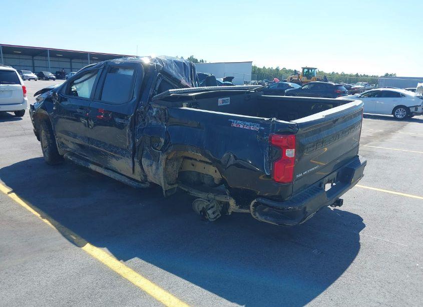 Photo 3 of 2021 Chevrolet Silverado 1500 4WD SHORT BED CUSTOM TRAIL BOSS (VIN 1GCPYCEF3MZ283081)