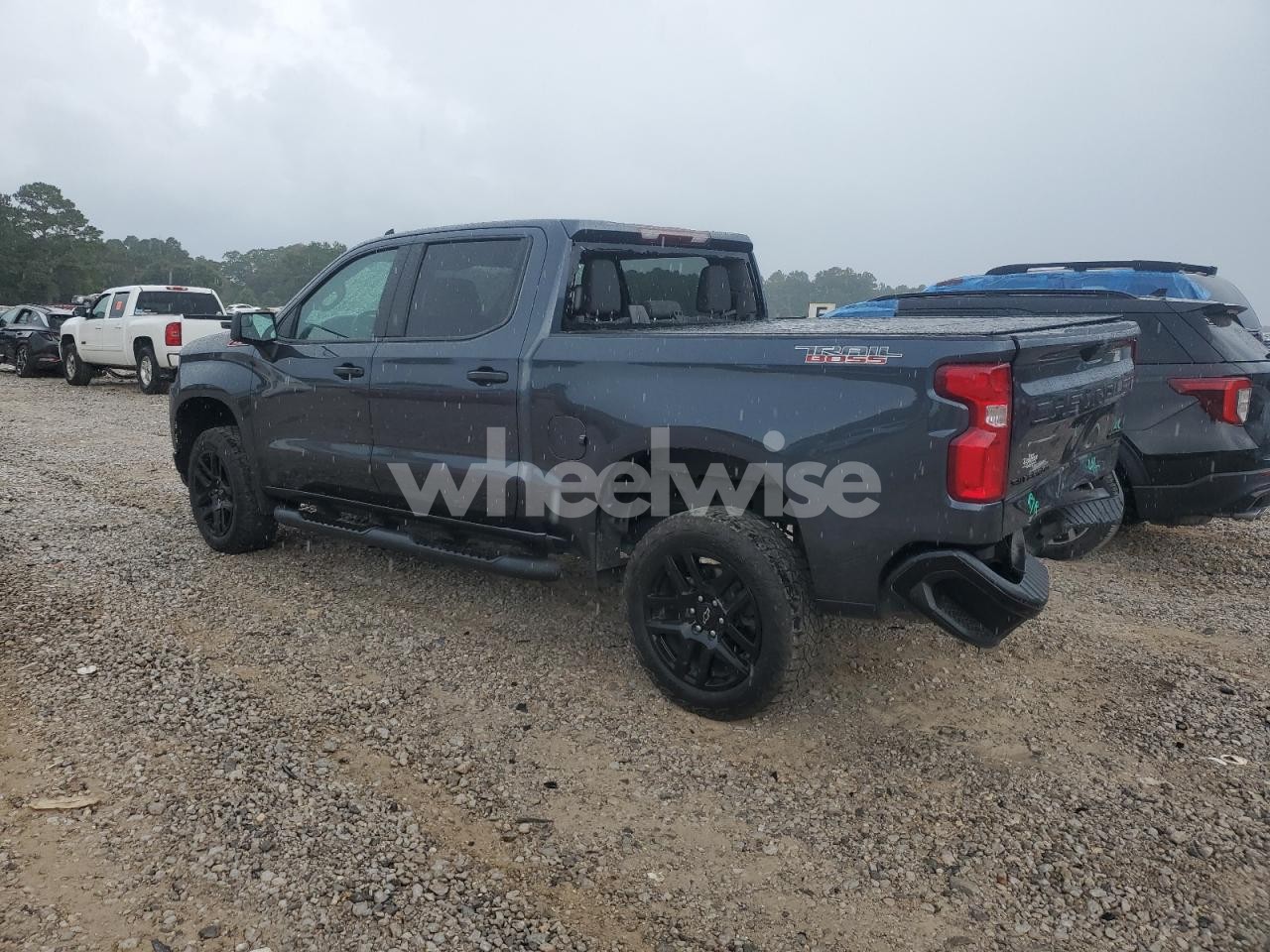 Photo 2 of 2021 CHEVROLET SILVERADO K1500 TRAIL BOSS CUSTOM (VIN 1GCPYCEF6MZ265321)