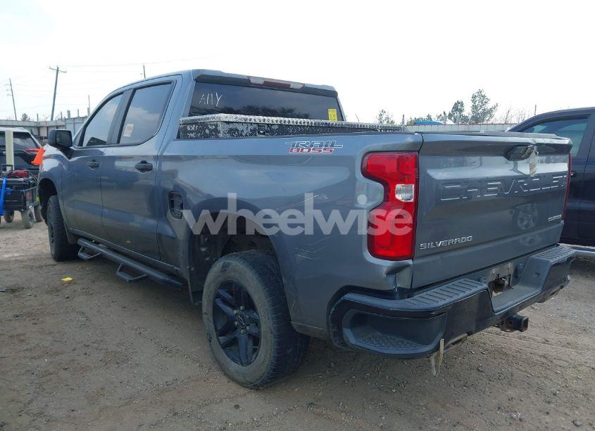 Photo 3 of 2019 Chevrolet Silverado 1500 CUSTOM TRAIL BOSS (VIN 1GCPYCEF9KZ266055)