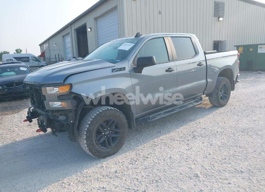 Photo 2 of 2019 Chevrolet Silverado 1500 CUSTOM TRAIL BOSS (VIN 1GCPYCEFXKZ376063)