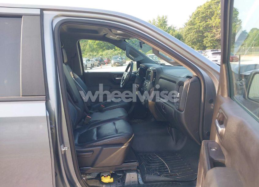 Photo 5 of 2019 Chevrolet Silverado 1500 CUSTOM TRAIL BOSS (VIN 1GCPYCEFXKZ376063)