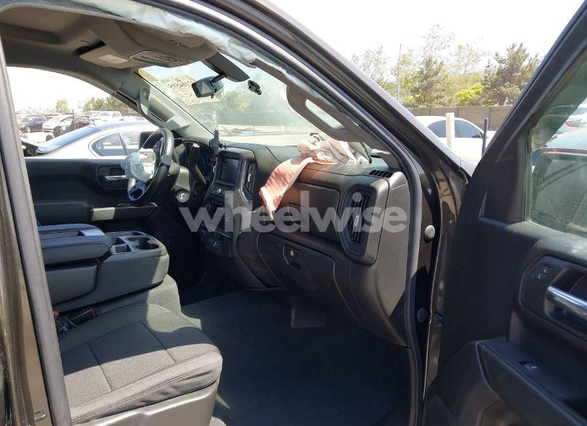 Photo 5 of 2021 Chevrolet Silverado 1500 (VIN 1GCPYCEHXMZ370445)