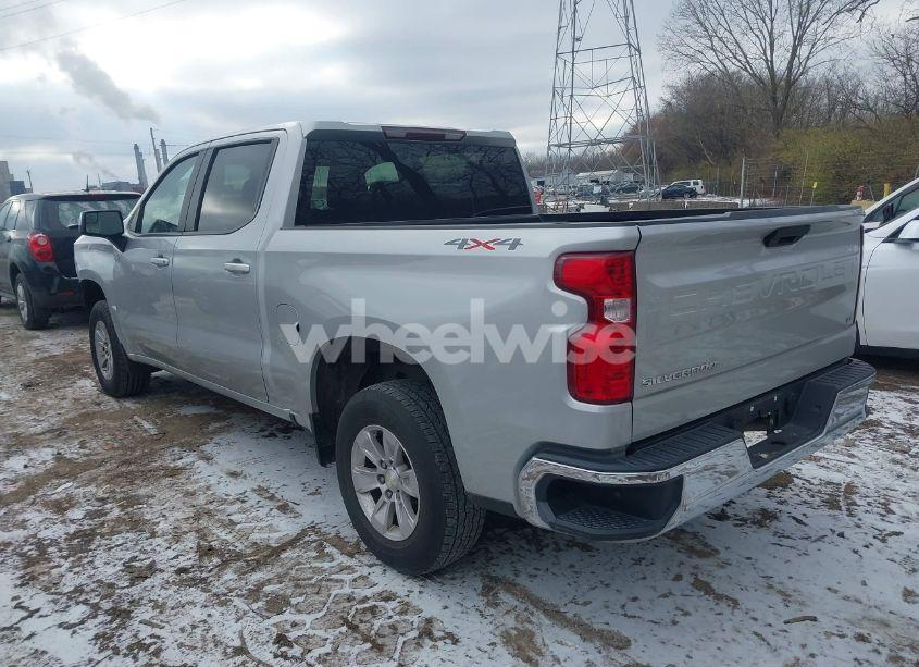 Photo 3 of 2019 Chevrolet Silverado 1500 LT (VIN 1GCPYDEK1KZ354147)