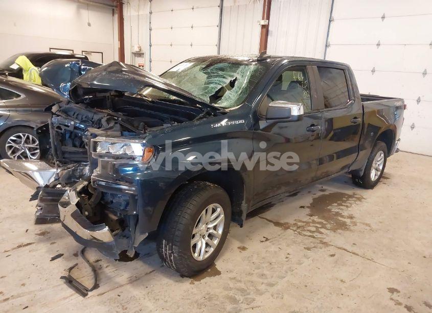 Photo 2 of 2020 Chevrolet Silverado 1500 4WD SHORT BED LT (VIN 1GCPYDEK5LZ188944)