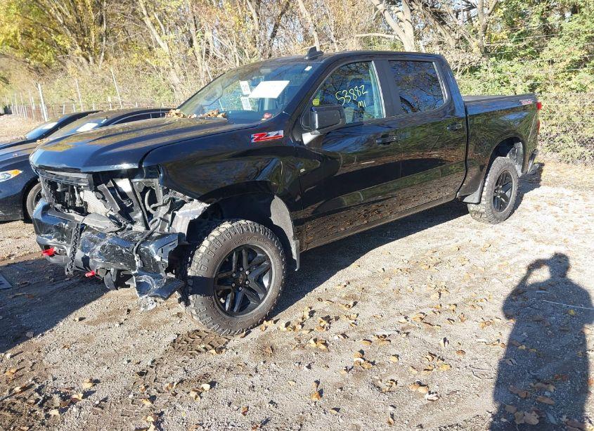 Photo 2 of 2022 Chevrolet Silverado 1500 LTD 4WD SHORT BED LT TRAIL BOSS (VIN 1GCPYFED1NZ232695)