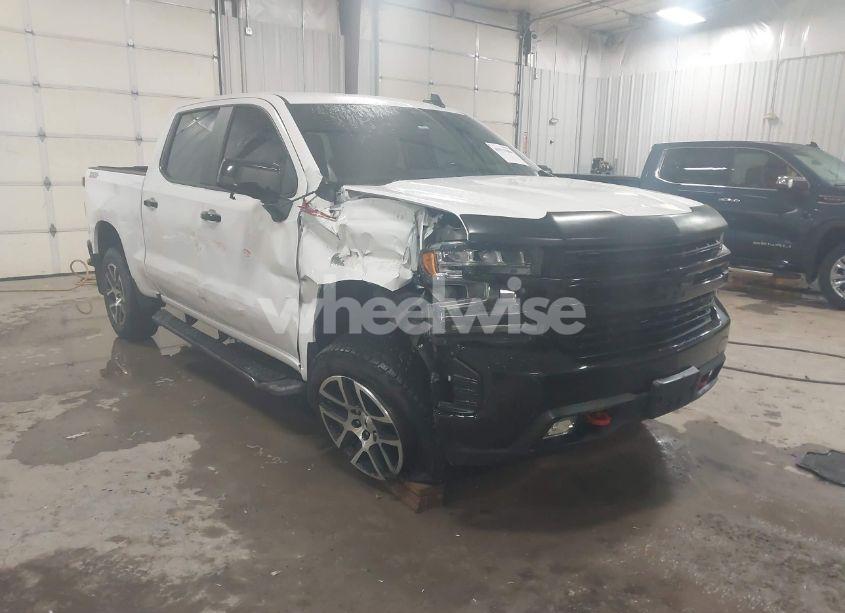 2020 Chevrolet Silverado 1500 4WD SHORT BED LT TRAIL BOSS (VIN 1GCPYFED6LZ209619) main photo