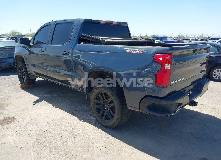 Photo 3 of 2021 Chevrolet Silverado 1500 4WD SHORT BED LT TRAIL BOSS (VIN 1GCPYFED7MZ392613)