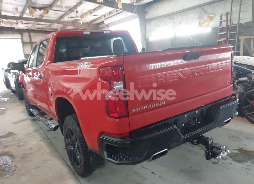 Photo 3 of 2021 Chevrolet Silverado 1500 4WD SHORT BED LT TRAIL BOSS (VIN 1GCPYFED7MZ445729)