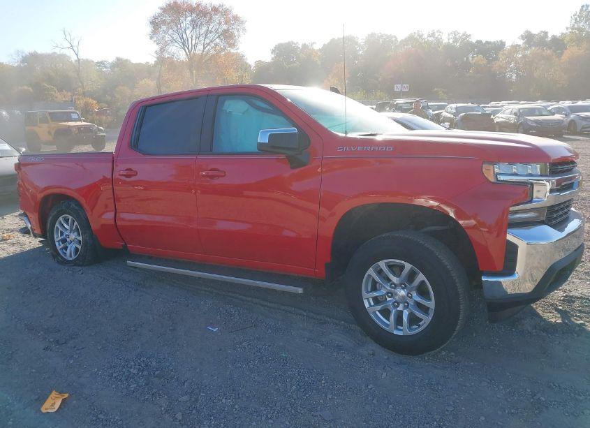 2021 Chevrolet Silverado 1500 4WD SHORT BED LT WITH 2FL (VIN 1GCPYJEK6MZ435422) main photo