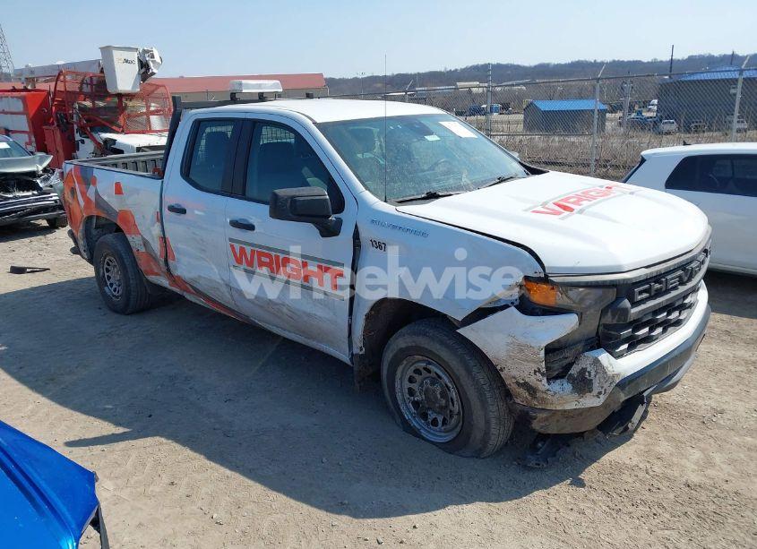 2022 Chevrolet Silverado 1500 2WD DOUBLE CAB STANDARD BED WT (VIN 1GCRAAEK0NZ528967) main photo