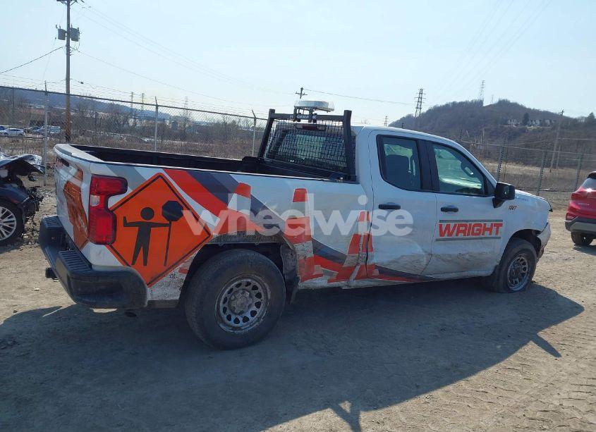 Photo 13 of 2022 Chevrolet Silverado 1500 2WD DOUBLE CAB STANDARD BED WT (VIN 1GCRAAEK0NZ528967)