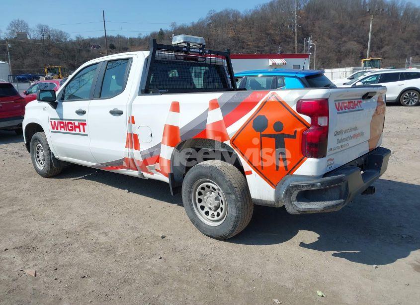 Photo 3 of 2022 Chevrolet Silverado 1500 2WD DOUBLE CAB STANDARD BED WT (VIN 1GCRAAEK0NZ528967)