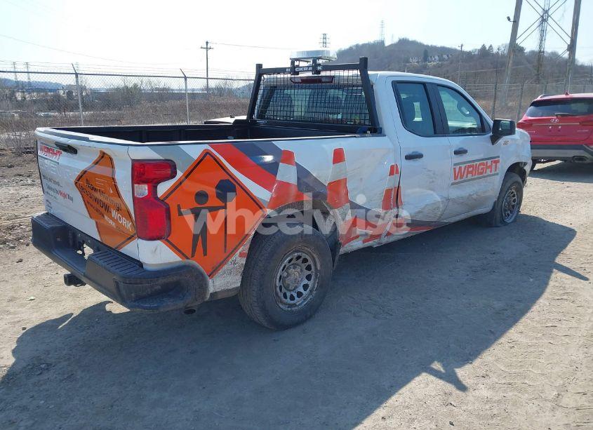 Photo 4 of 2022 Chevrolet Silverado 1500 2WD DOUBLE CAB STANDARD BED WT (VIN 1GCRAAEK0NZ528967)