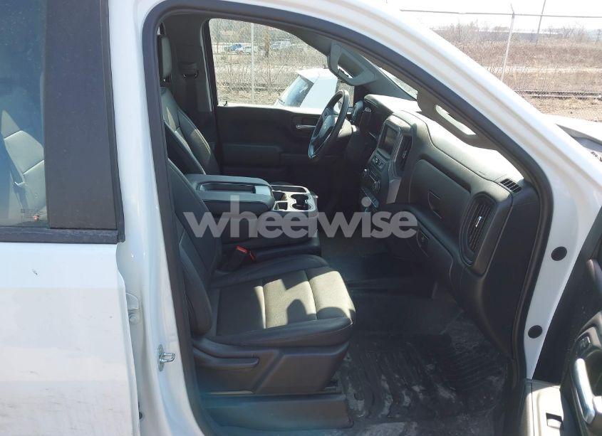 Photo 5 of 2022 Chevrolet Silverado 1500 2WD DOUBLE CAB STANDARD BED WT (VIN 1GCRAAEK0NZ528967)