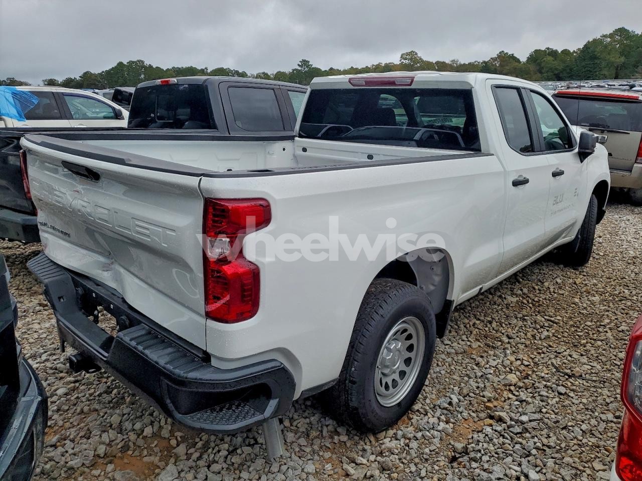 Photo 3 of 2025 CHEVROLET SILVERADO C1500 (VIN 1GCRAAEK7SZ287629)