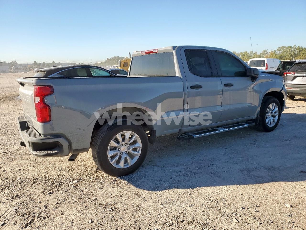 Photo 3 of 2025 CHEVROLET SILVERADO C1500 CUSTOM (VIN 1GCRABEK0SZ251397)