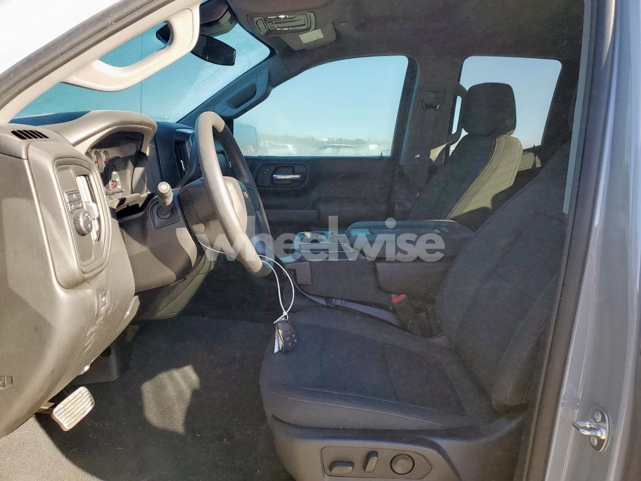 Photo 7 of 2025 CHEVROLET SILVERADO C1500 CUSTOM (VIN 1GCRABEK0SZ251397)