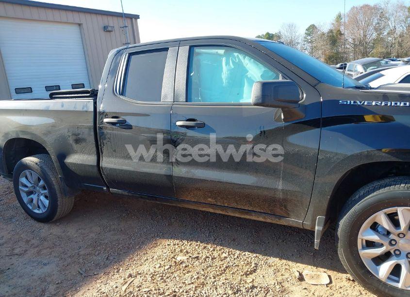 Photo 13 of 2022 Chevrolet Silverado 1500 2WD DOUBLE CAB STANDARD BED CUSTOM (VIN 1GCRABEK5NZ640511)