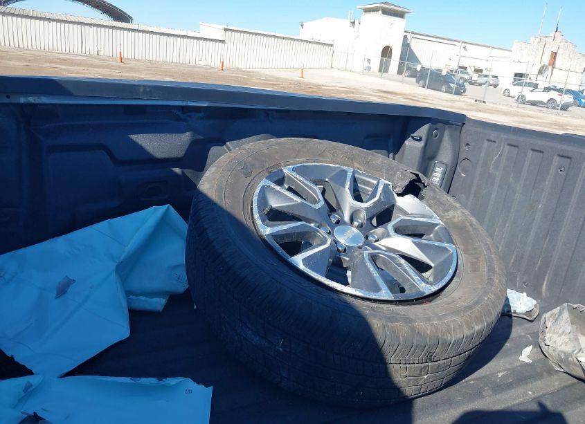Photo 12 of 2022 Chevrolet Silverado 1500 2WD STANDARD BED LT (VIN 1GCRACEDXNZ565120)
